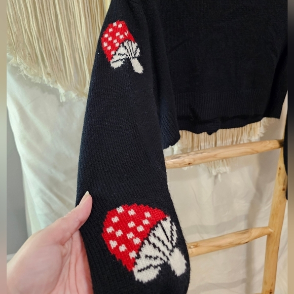 🍄 - Picture 4 of 6